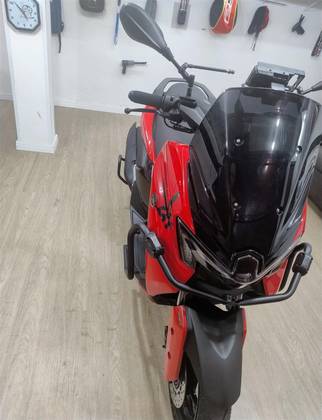YAMAHA NMAX CONNECTED 160 ABS 
